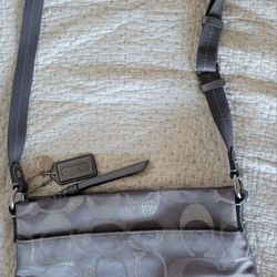 ​Authentic Coach Signature Stripe Crossbody Bag F20403 - Gray/Pewter (OBO)