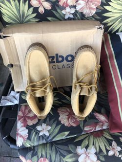 Shoes brand new $20