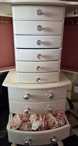 Jewelry Chest(BEST OFFER)