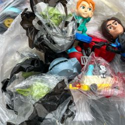 I got the Yoda of Star Wars brand new and bag collection of the McDonald’s thing I got the Minnie mouse in the car with a blue animal and it’s a colle