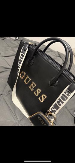 $20. NEW GUESS PURSE