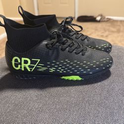 Brand CR7 Model Indoor Soccer Shoes Color Black And Neon Green Size 7 (37)