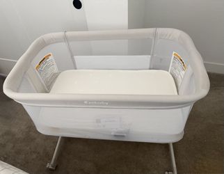 Like new bassinet