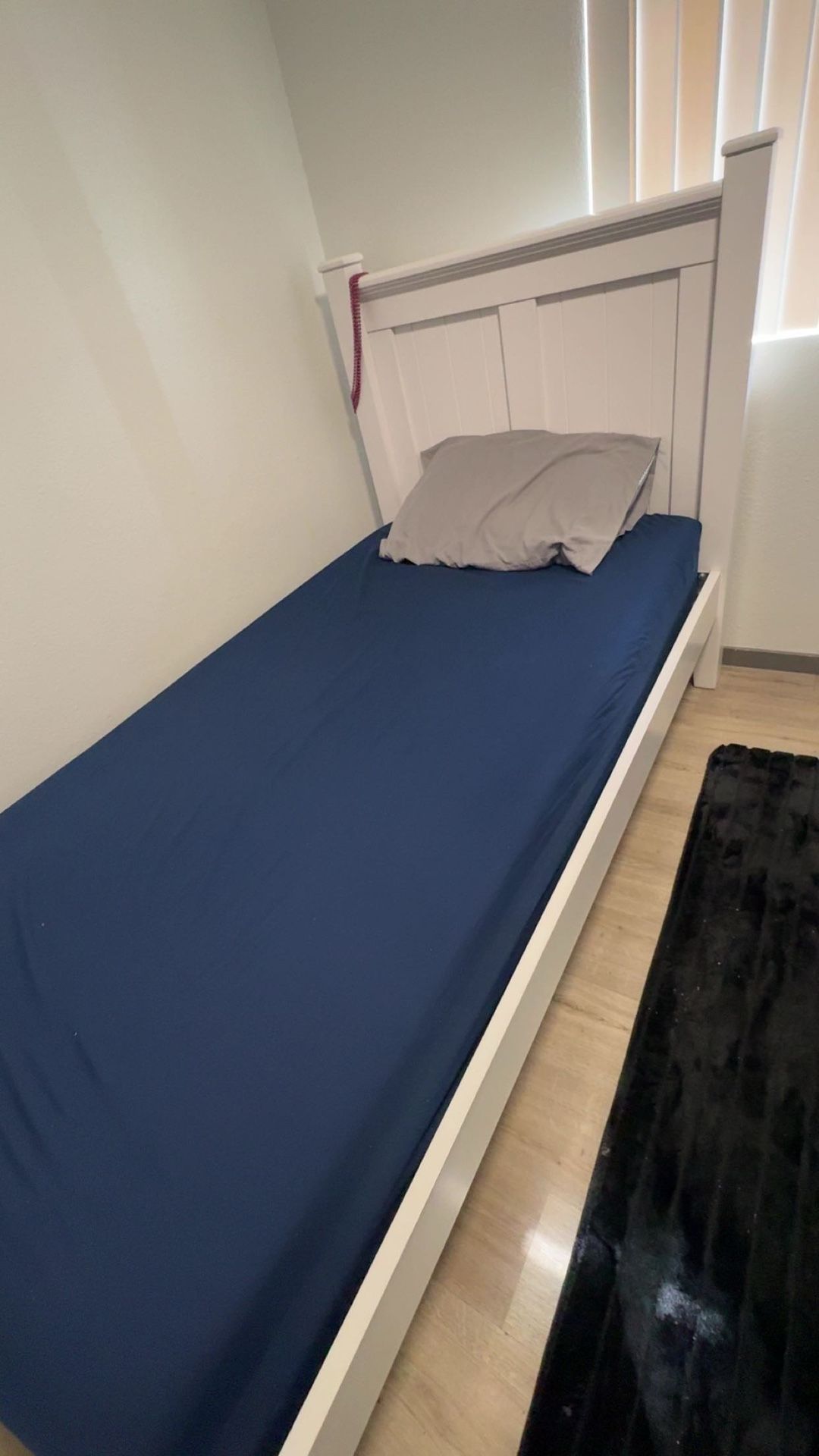 twin size bed