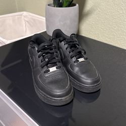 Black Nike Air Forces