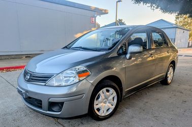 2010 Nissan versa S
