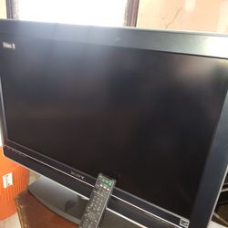 Sony 32" TV With Remote 