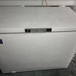 GE CHEST FREEZER 