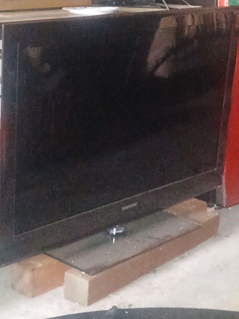 42in Vizio & Samsung ($100 for BOTH).