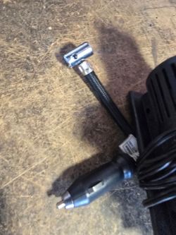 Portable air compressor