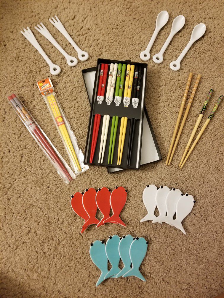 Chopsticks LOT Sushi Japan Holder Crate And Barrel Cocktail Ceramic Fork Spoon Lucky Cat Wooden Plastic Fish Tempura Wasabi Lobster Asian Foodie Roll