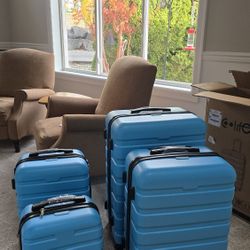 Brand NEW 4 Piece Light Blue Luggage Set 