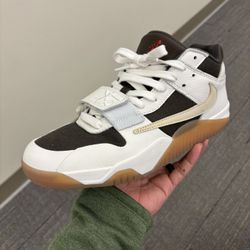 Travis Scott Jumpman Jack size 9.5