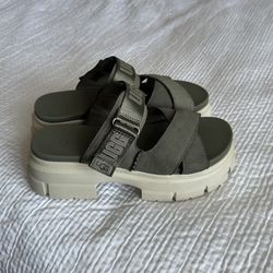 Ugh Ashton Platform Slides Or Sandals Size 8