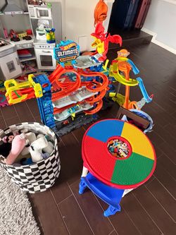 Hot Wheels Ultimate Garage Playset