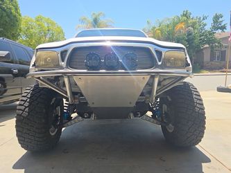 Tacoma offroad/Prerunner Style Bumper with 3light Tabs