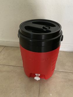 Igloo Cooler / Gavera Igloo