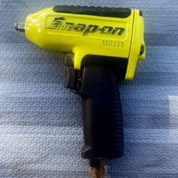 Snap On 3/8" Drive Air Impact Wrench High Viz