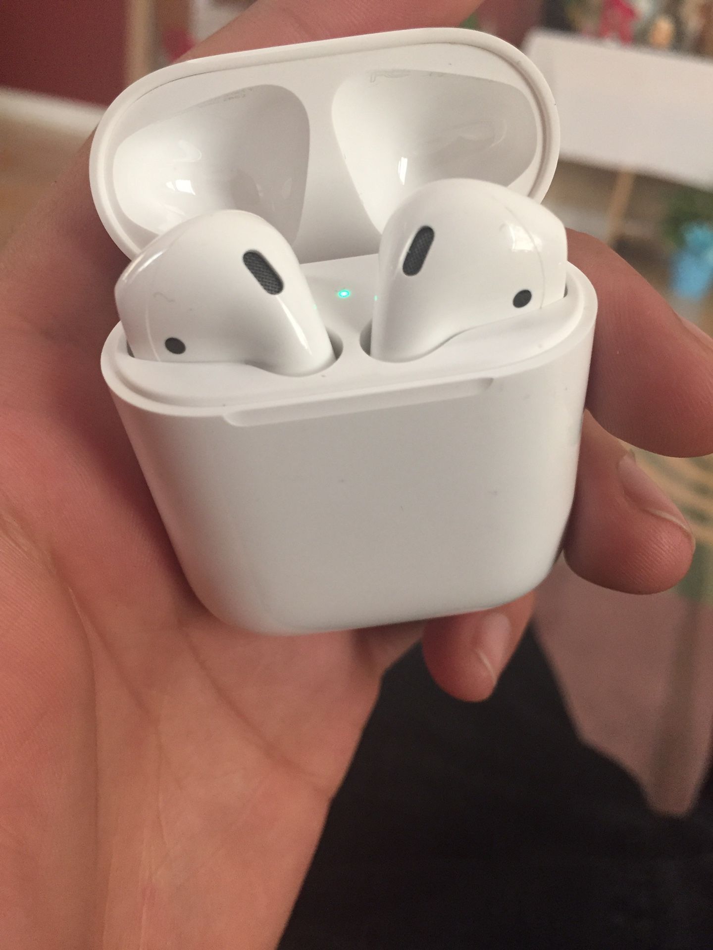 Apple AirPods 1st generation