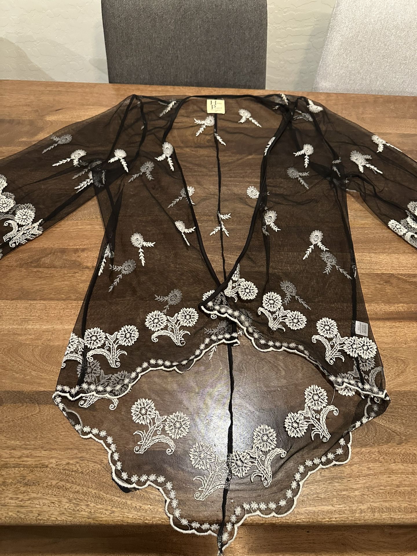 Women’s Sheer Embroidered Floral Kimono 