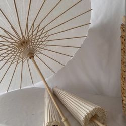  32 White Paper Parasols (33") + Tall Woven Water Hyacinth Basket