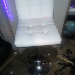 Brand new chair 35