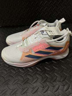 Adidas Tennis Shoes Size 9