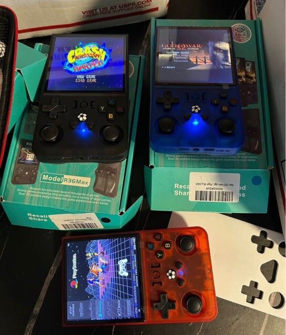 New R36max Retro Game Handheld