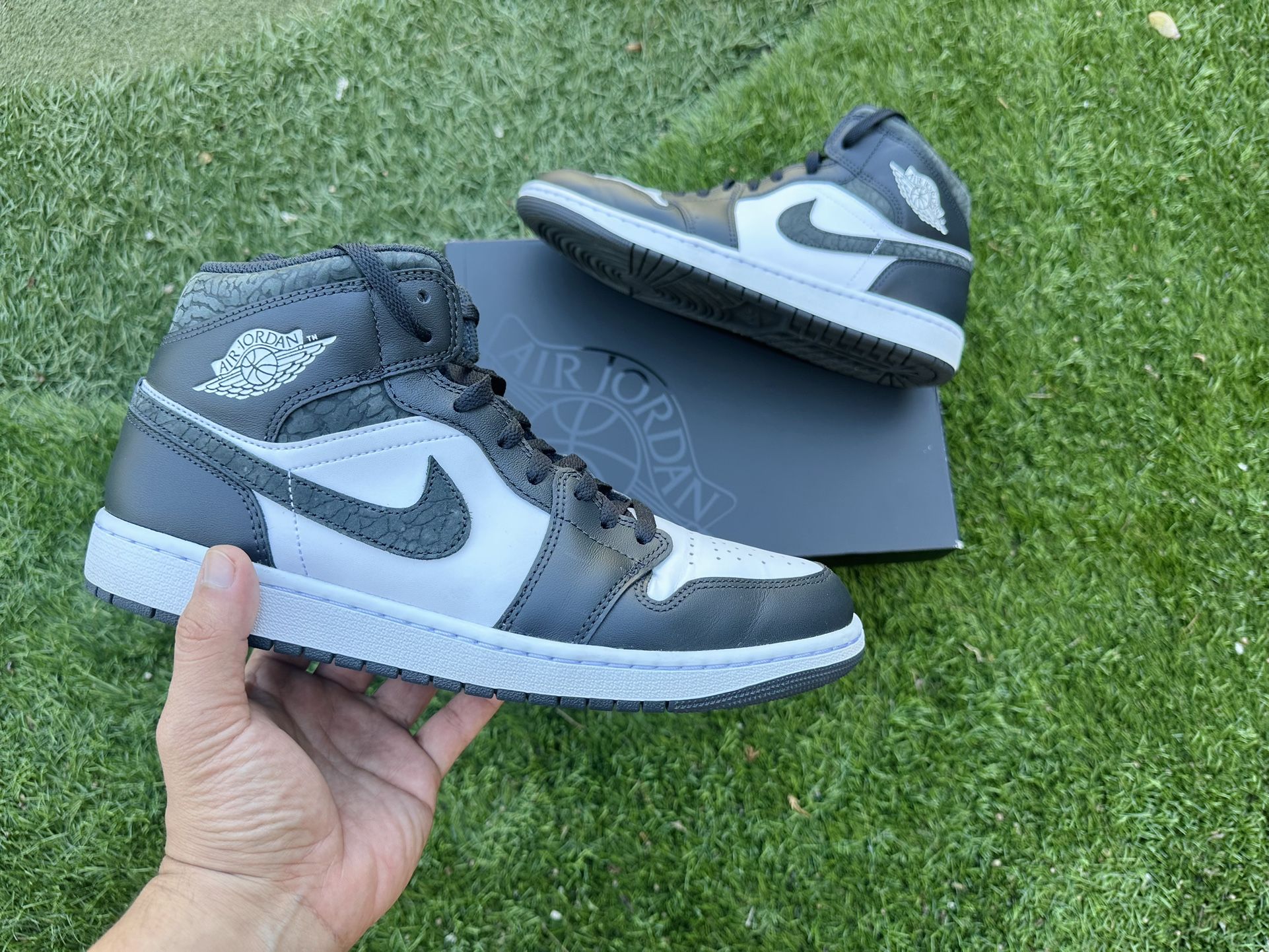 Jordan 1 MID SE