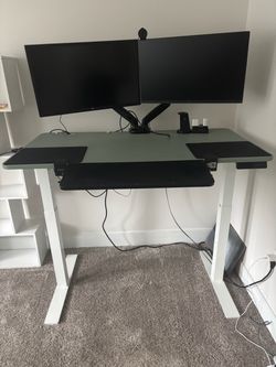 Autonomous Standing Desk