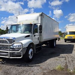 2016 International Box Truck