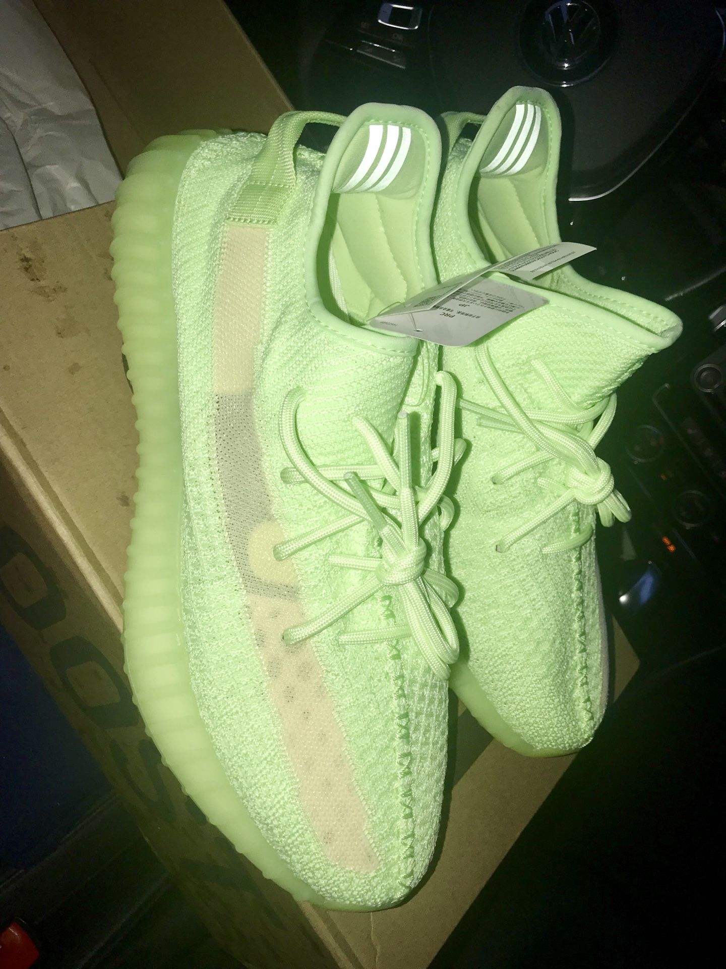 Yeezy glow size 11