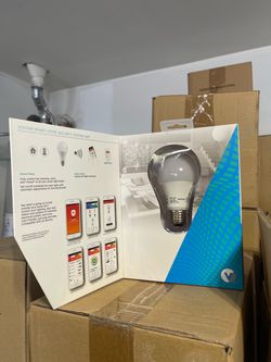 Color changing light bulb