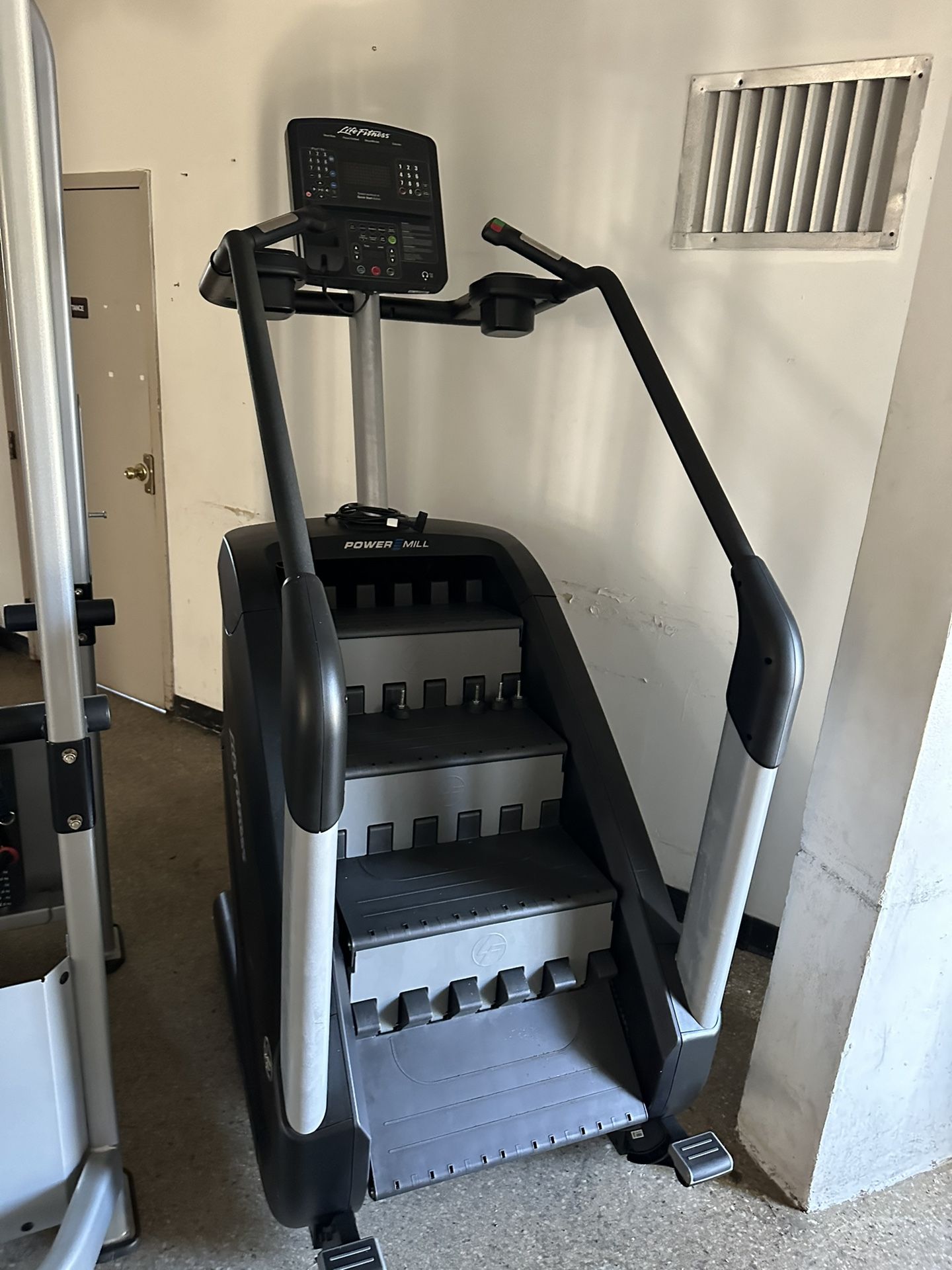 life fitness powermill stepmill climber