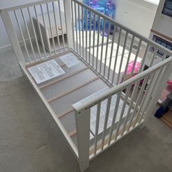 IKEA Baby Crib Convertible From Baby To Toddler 