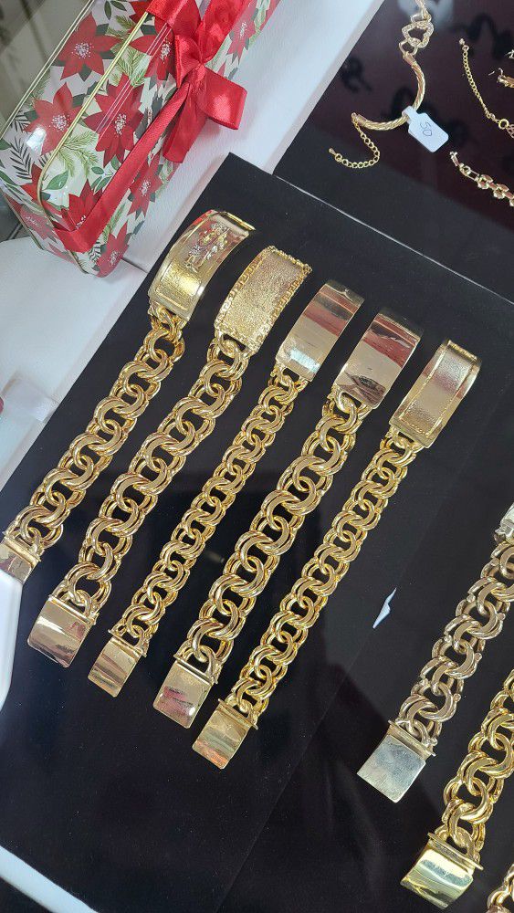Oro Laminado 14K Chino Link Esclava for Sale in Garland, TX - OfferUp
