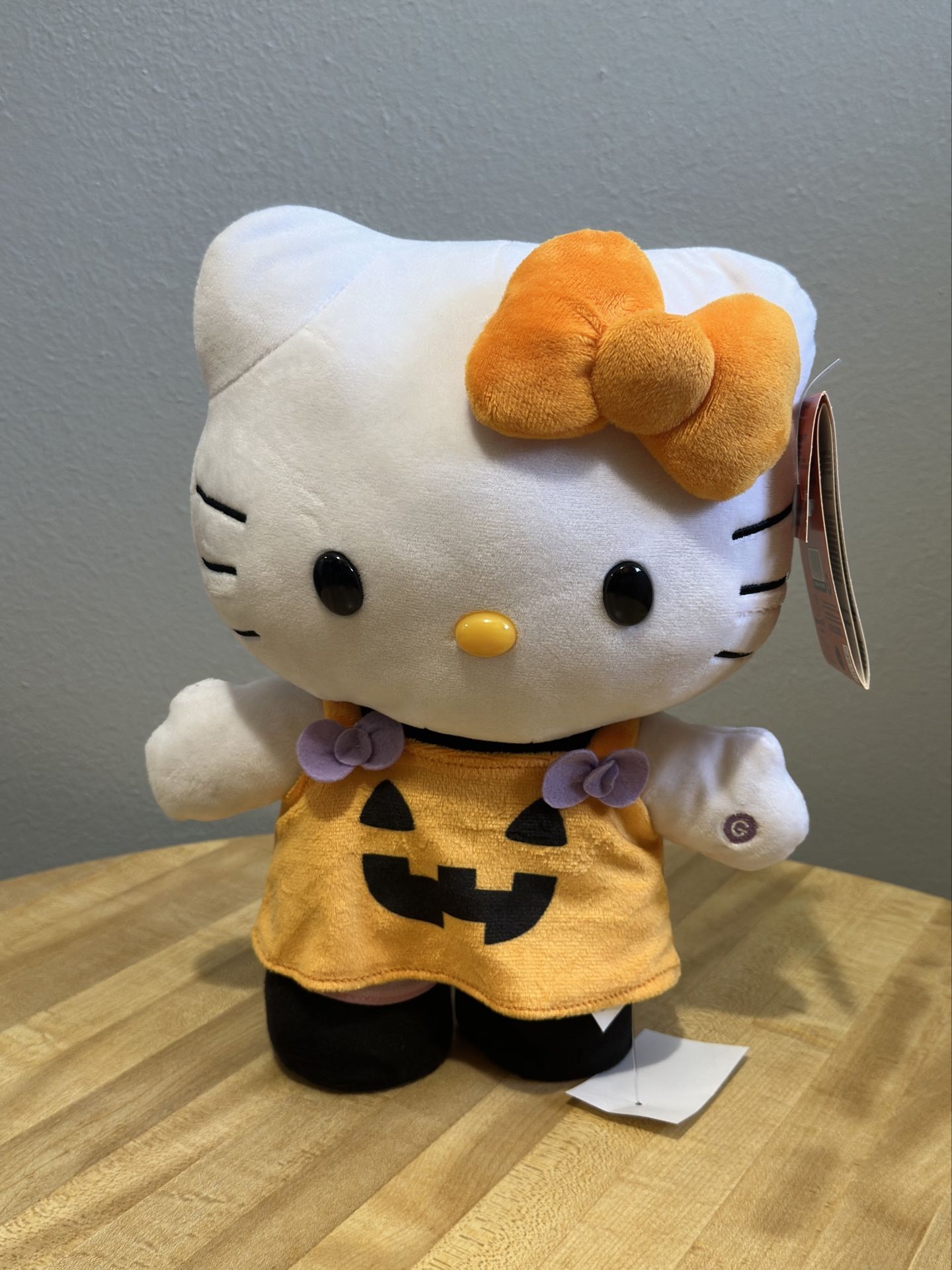 Hello Kitty Halloween Dancing Greeter