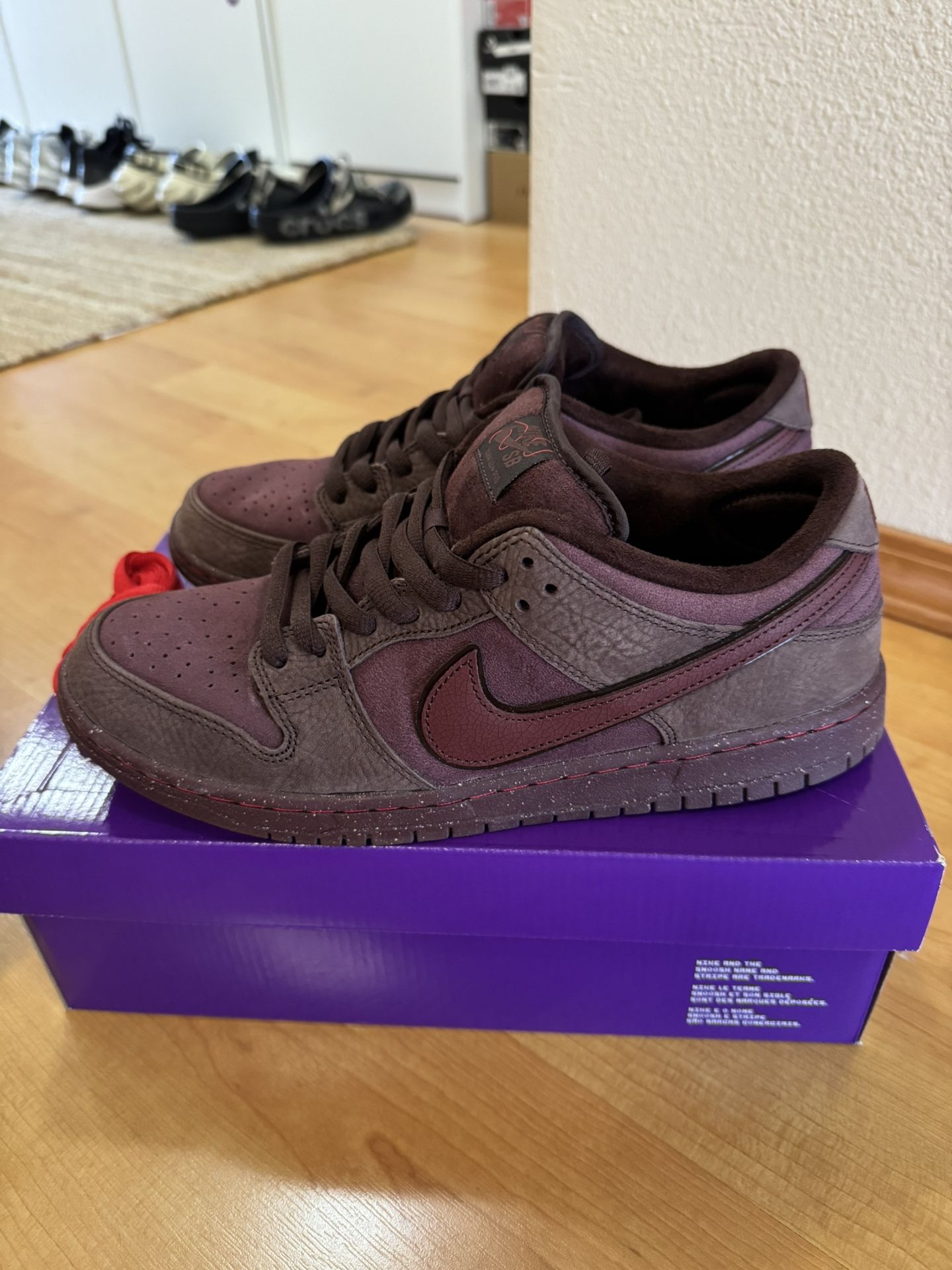 Nike SB City Of Love Burgundy Crush