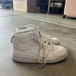 Women’s Size 9 Adidas White Forum Mids