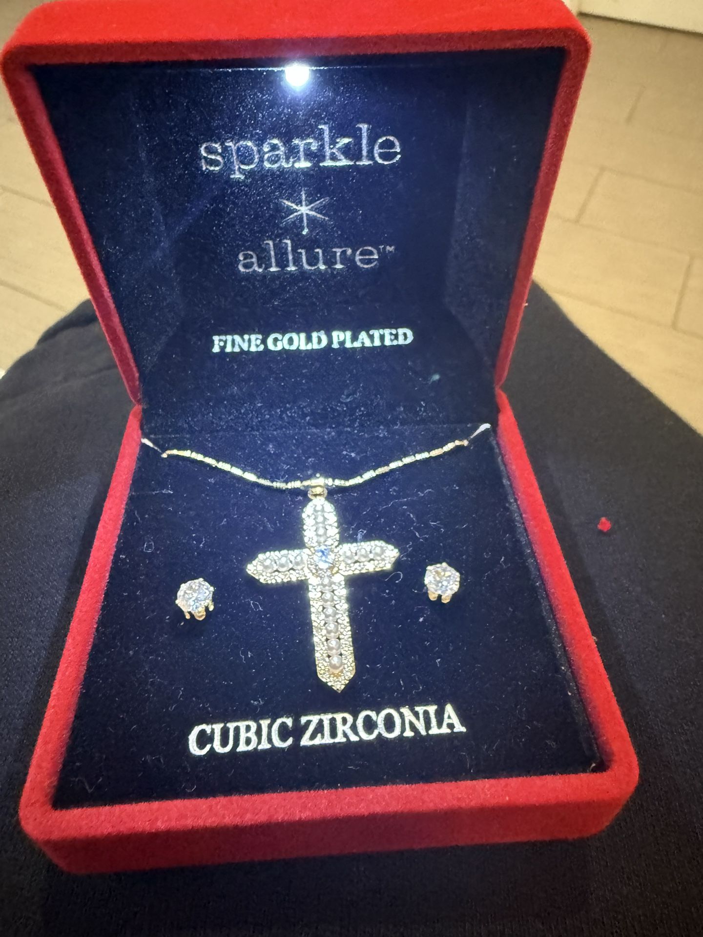 Fine gold Plated Gold Cross Chain And Earrings
