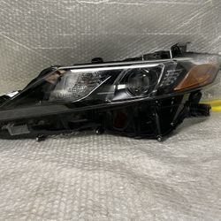 2018-2020 Toyota Camry left Headlight