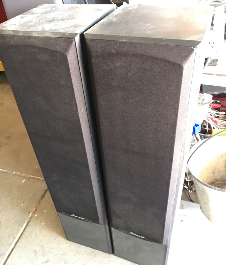 Pioneer Tower speakers S – H452F – K Great bass sound awesome full range