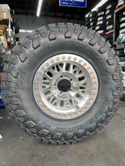 Raceline beadlocks and 35” Toyo rt pro17 5x139 for 5(FIVE) LUG ram 1500