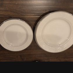 Christmas Snowflake Porcelain Plate Set of 4