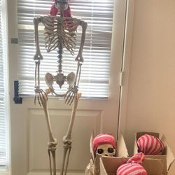 5Ft. Skeleton Frame With Flashing Red Eyes