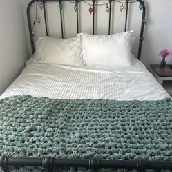 Queen Size Bed 