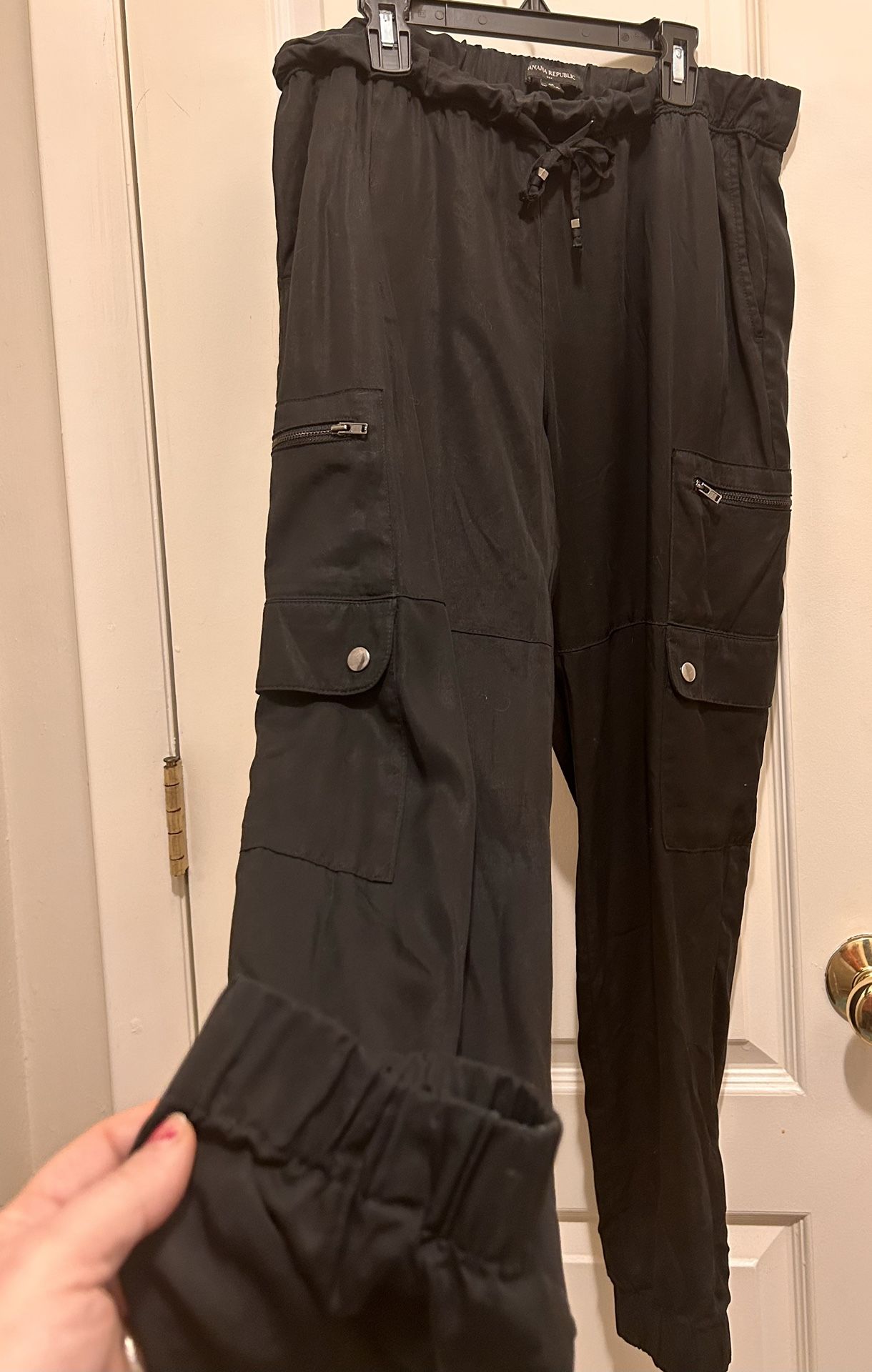 Banana Republic, Cargo Pants, New Condition Moment Size Medium