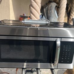 Countertop Frigidaire Microwave