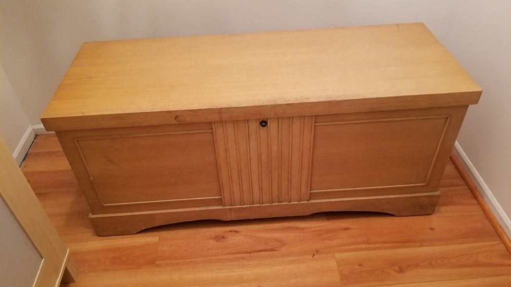 Lane cedar chest..antique