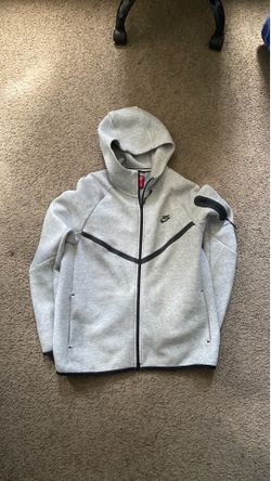nike tech hoodie size large
